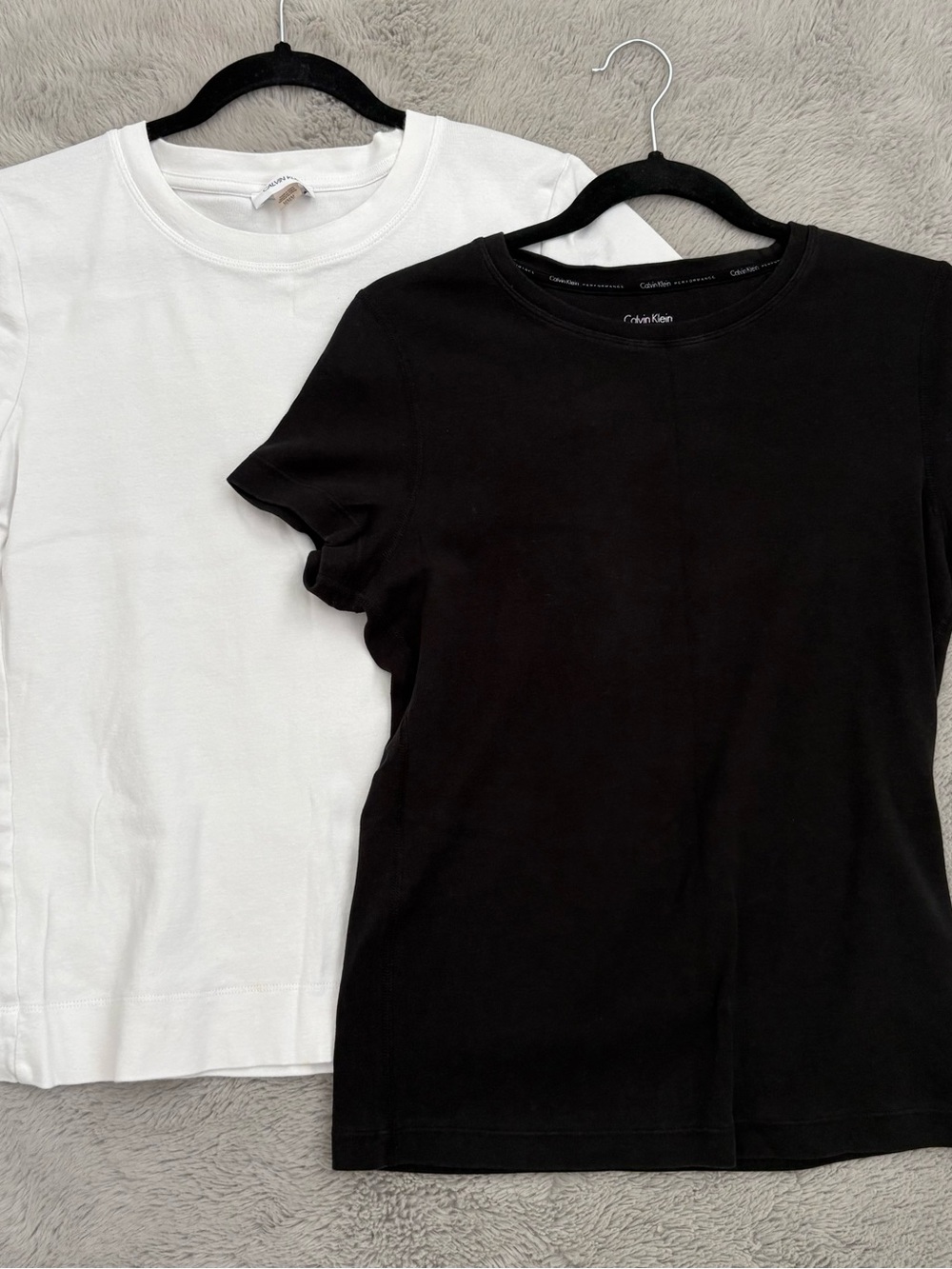 Calvin Klein Black & White Cotton Short Sleeve Crewneck Tee（2 pcs)